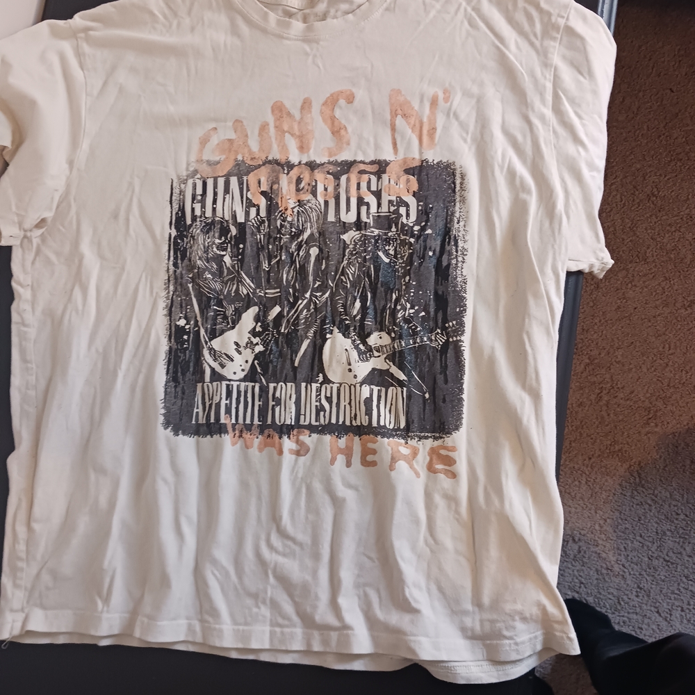 3/$10 DEAL Guns N' Roses Cream Short Sleeve Tee